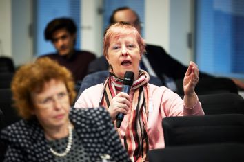 Donna Charmichel, PhD student, asking a question from the audience