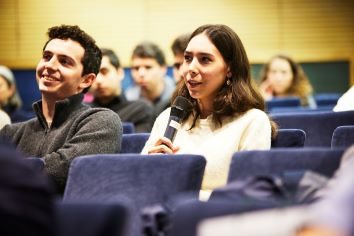 Lady in audience at the Andrea Enria lecture on 30th October 2023