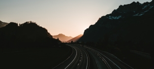 Highway going into the unknown - Unsplash